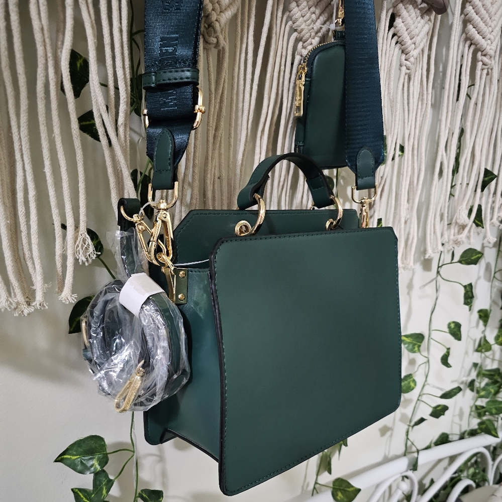 RARE* NEW! Steve Madden Bevelyn "CEDAR GREEN" Crossbody Bag Purse - Picture 2 of 8